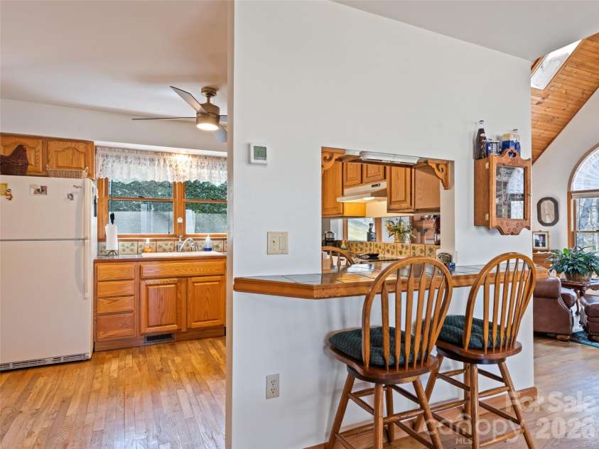 89 Stump Lane, Maggie Valley, NC 28751.  MLS# CAR4362363, YatesRealty ID 43121. 