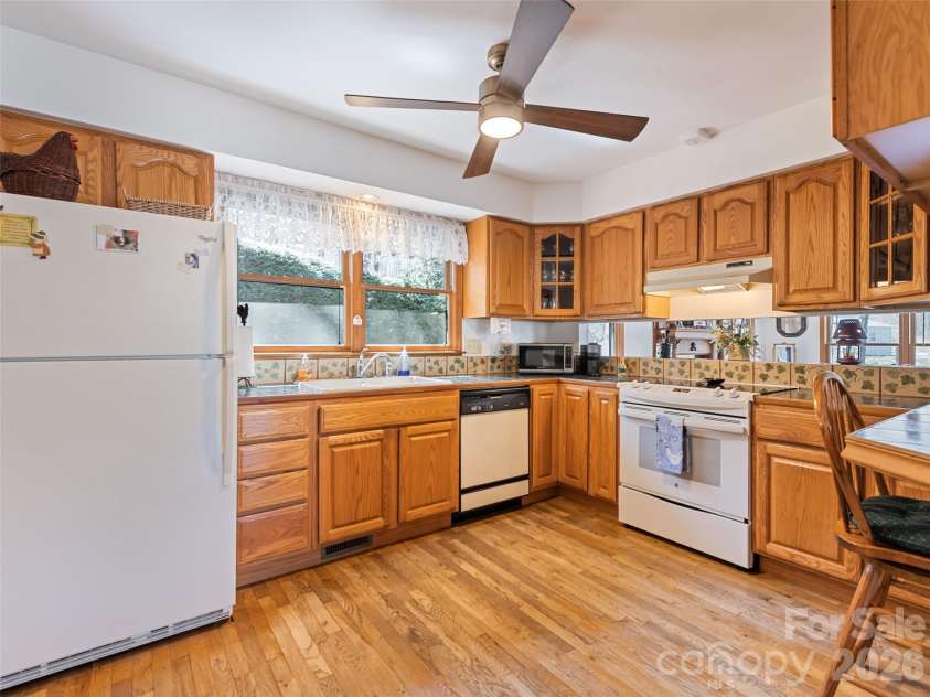 89 Stump Lane, Maggie Valley, NC 28751.  MLS# CAR4362363, YatesRealty ID 43121. 