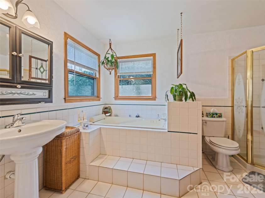 89 Stump Lane, Maggie Valley, NC 28751.  MLS# CAR4362363, YatesRealty ID 43121. 