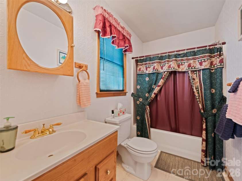 89 Stump Lane, Maggie Valley, NC 28751.  MLS# CAR4362363, YatesRealty ID 43121. 