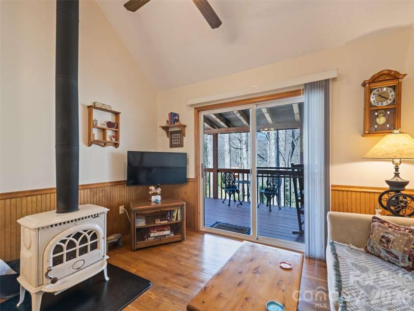 89 Stump Lane, Maggie Valley, NC 28751.  MLS# CAR4362363, YatesRealty ID 43121. 
