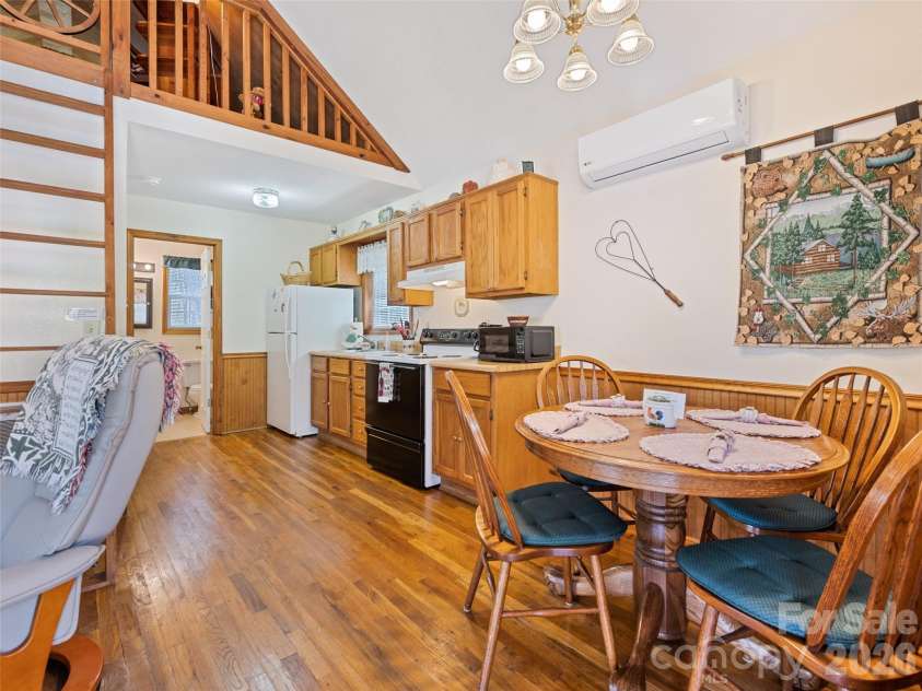 89 Stump Lane, Maggie Valley, NC 28751.  MLS# CAR4362363, YatesRealty ID 43121. 