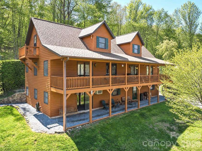 89 Stump Lane, Maggie Valley, NC 28751.  MLS# CAR4362363, YatesRealty ID 43121. 