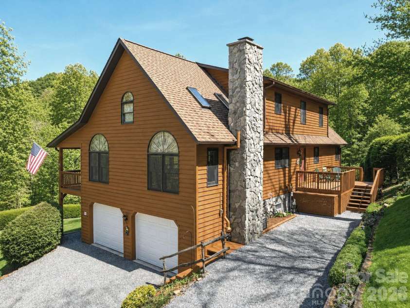 89 Stump Lane, Maggie Valley, NC 28751.  MLS# CAR4362363, YatesRealty ID 43121. 