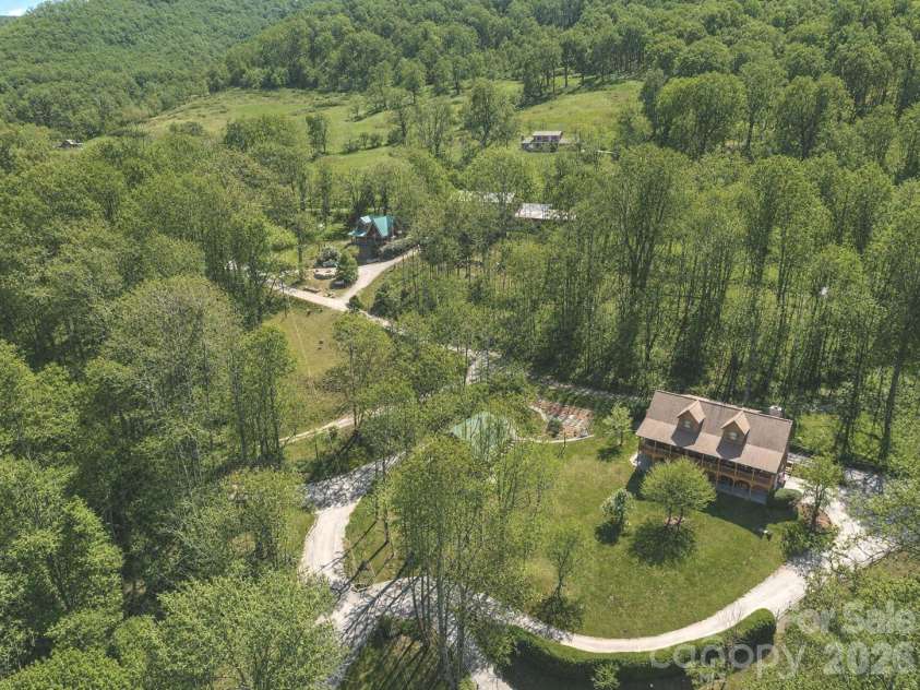89 Stump Lane, Maggie Valley, NC 28751.  MLS# CAR4362363, YatesRealty ID 43121. 