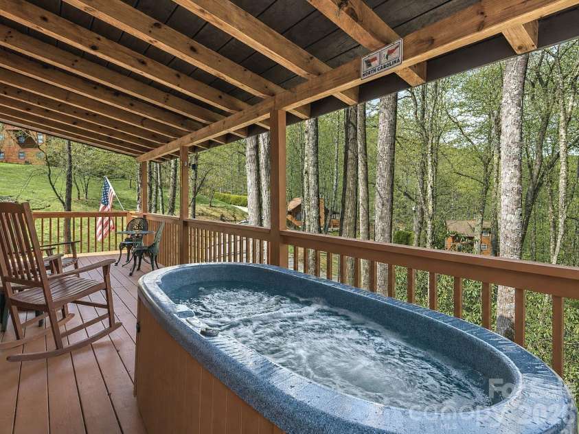 89 Stump Lane, Maggie Valley, NC 28751.  MLS# CAR4362363, YatesRealty ID 43121. 
