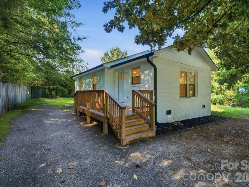 45680 Blackhawk Lane, New London, NC 28127.  MLS# CAR4408884, YatesRealty ID 43122. 