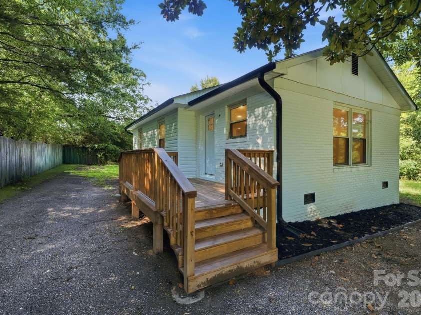45680 Blackhawk Lane, New London, NC 28127.  MLS# CAR4408884, YatesRealty ID 43122. 