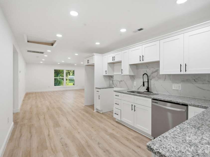 45680 Blackhawk Lane, New London, NC 28127.  MLS# CAR4408884, YatesRealty ID 43122. 