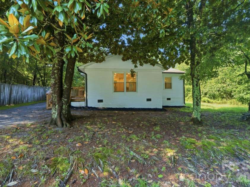 45680 Blackhawk Lane, New London, NC 28127.  MLS# CAR4408884, YatesRealty ID 43122. 