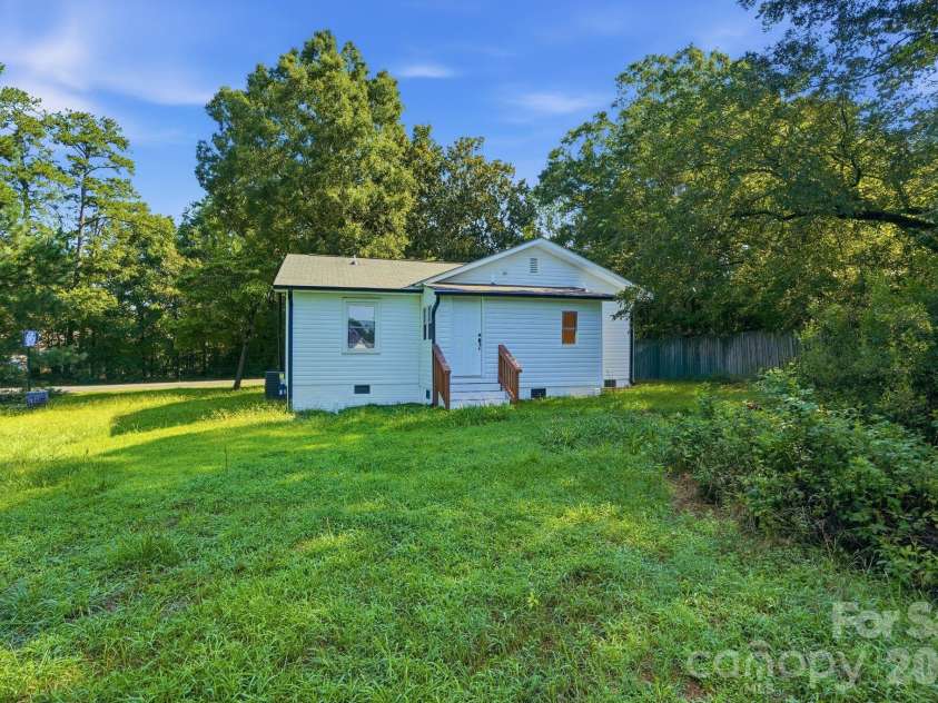 45680 Blackhawk Lane, New London, NC 28127.  MLS# CAR4408884, YatesRealty ID 43122. 
