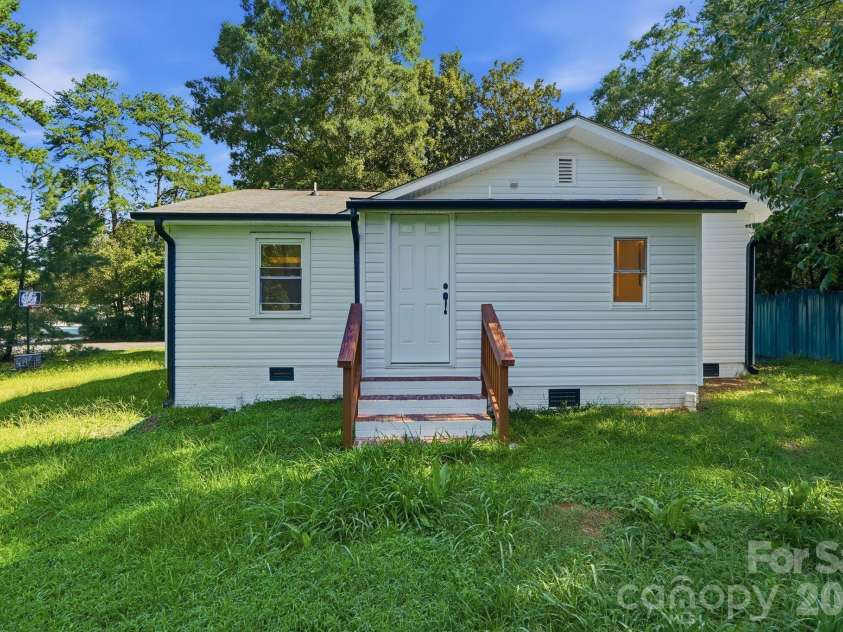 45680 Blackhawk Lane, New London, NC 28127.  MLS# CAR4408884, YatesRealty ID 43122. 