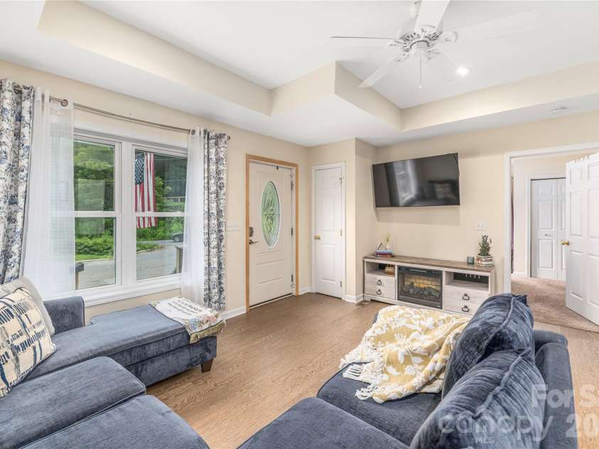 58 League Loop, Waynesville, NC 28786.  MLS# CAR4408320, YatesRealty ID 43124. 
