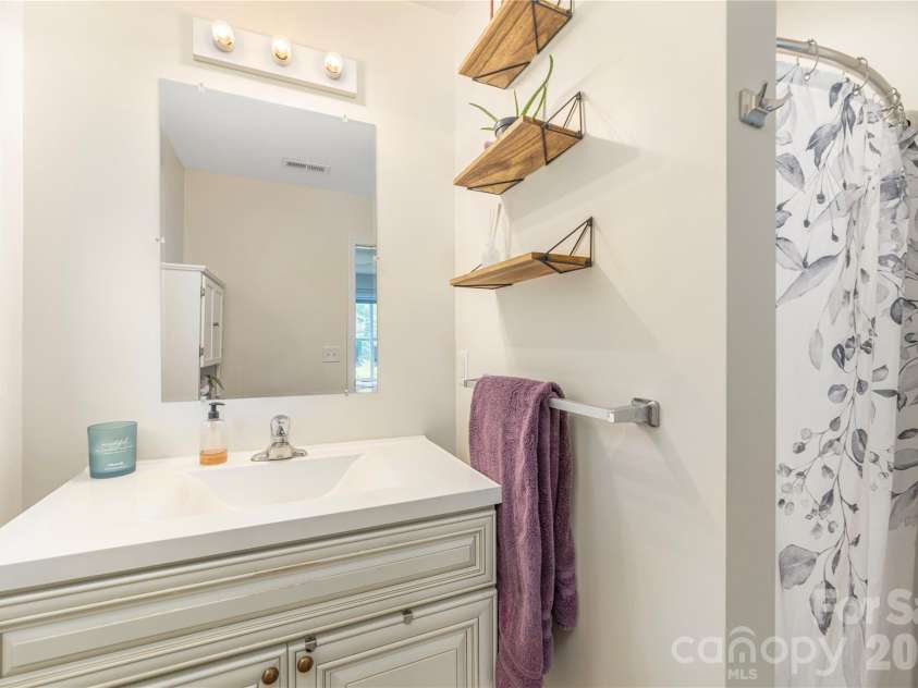 58 League Loop, Waynesville, NC 28786.  MLS# CAR4408320, YatesRealty ID 43124. 