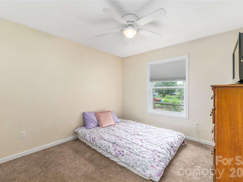 58 League Loop, Waynesville, NC 28786.  MLS# CAR4408320, YatesRealty ID 43124. 