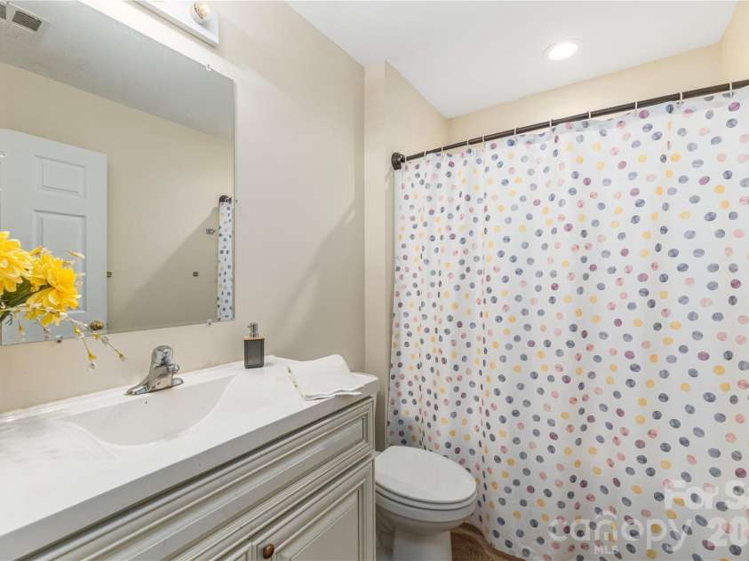 58 League Loop, Waynesville, NC 28786.  MLS# CAR4408320, YatesRealty ID 43124. 