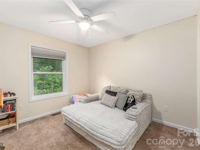 58 League Loop, Waynesville, NC 28786.  MLS# CAR4408320, YatesRealty ID 43124. 