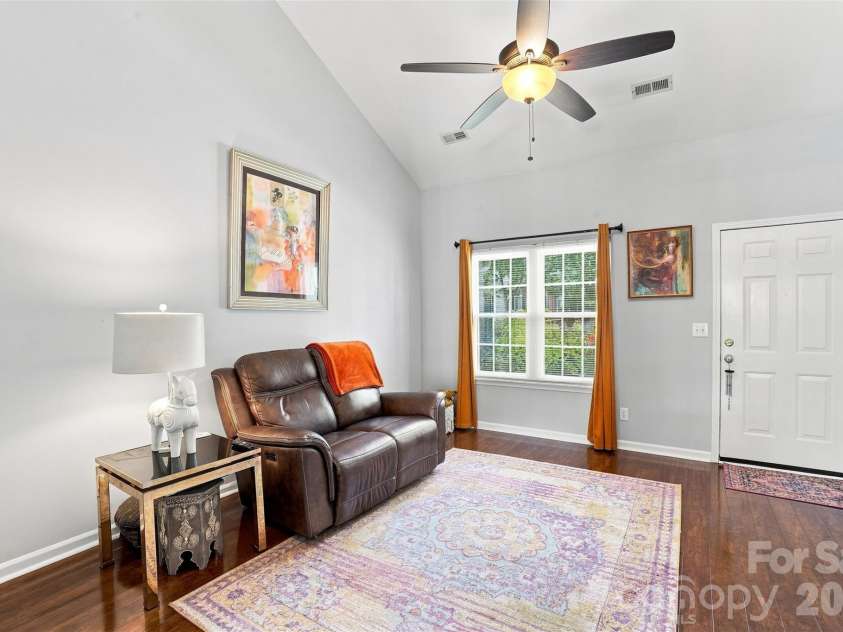 9014 Four Mile Creek Road, Charlotte, NC 28277.  MLS# CAR4410075, YatesRealty ID 43125. 