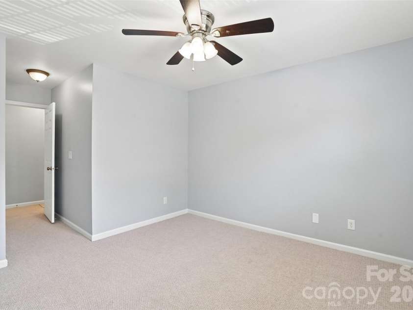 9014 Four Mile Creek Road, Charlotte, NC 28277.  MLS# CAR4410075, YatesRealty ID 43125. 