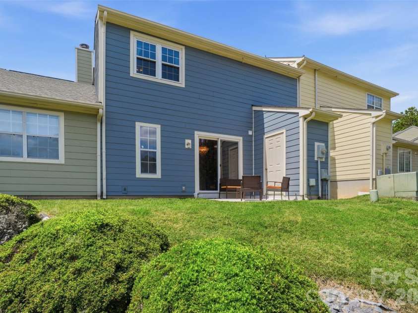 9014 Four Mile Creek Road, Charlotte, NC 28277.  MLS# CAR4410075, YatesRealty ID 43125. 