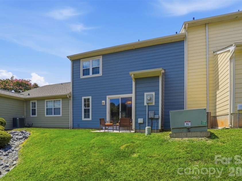 9014 Four Mile Creek Road, Charlotte, NC 28277.  MLS# CAR4410075, YatesRealty ID 43125. 