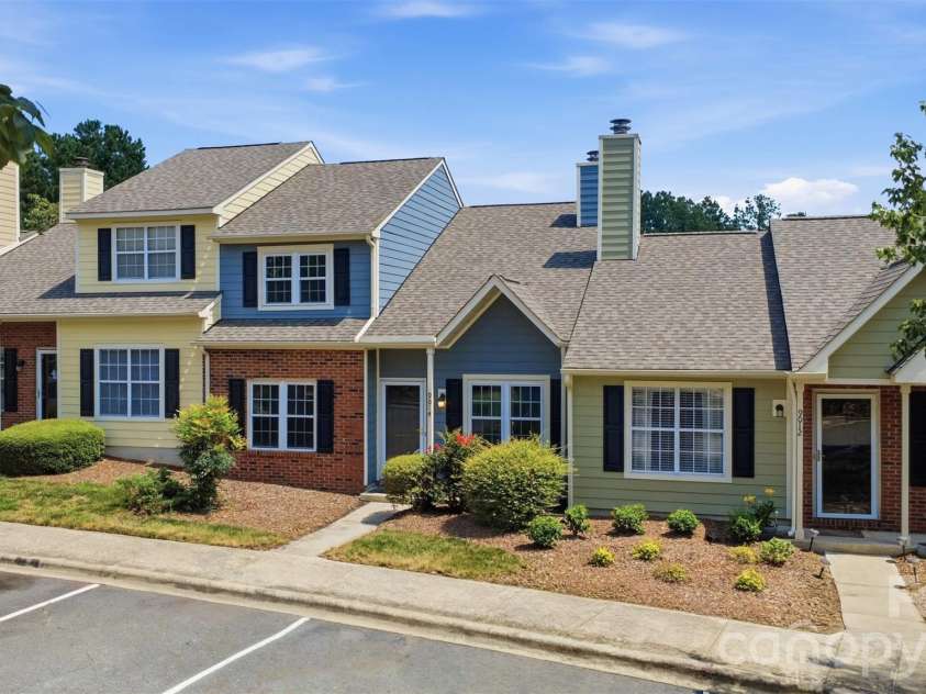 9014 Four Mile Creek Road, Charlotte, NC 28277.  MLS# CAR4410075, YatesRealty ID 43125. 