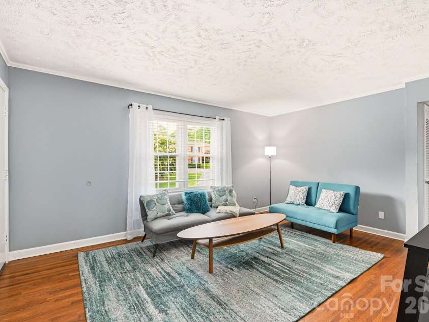 918 McAlway Road, Charlotte, NC 28211.  MLS# CAR4404496, YatesRealty ID 43126. 