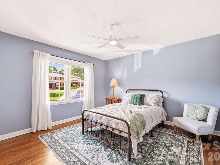 918 McAlway Road, Charlotte, NC 28211.  MLS# CAR4404496, YatesRealty ID 43126. 