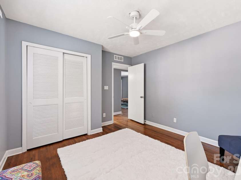 918 McAlway Road, Charlotte, NC 28211.  MLS# CAR4404496, YatesRealty ID 43126. 