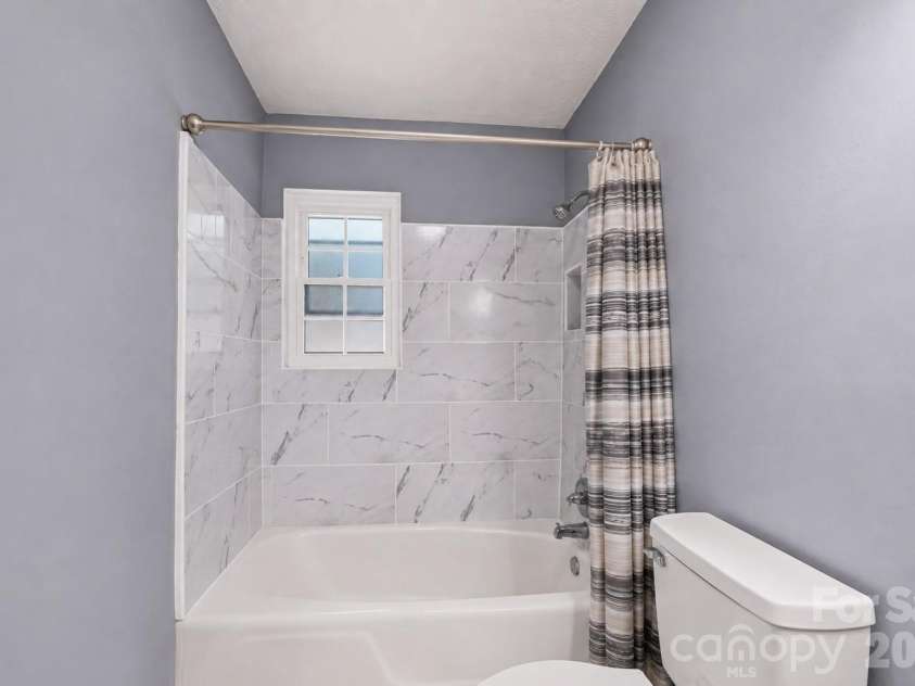 918 McAlway Road, Charlotte, NC 28211.  MLS# CAR4404496, YatesRealty ID 43126. 