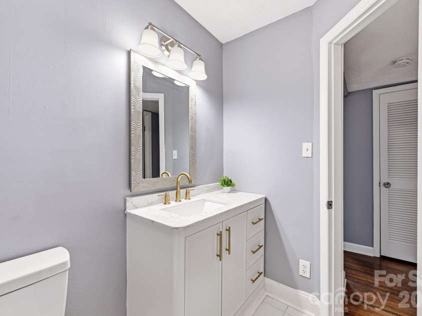 918 McAlway Road, Charlotte, NC 28211.  MLS# CAR4404496, YatesRealty ID 43126. 