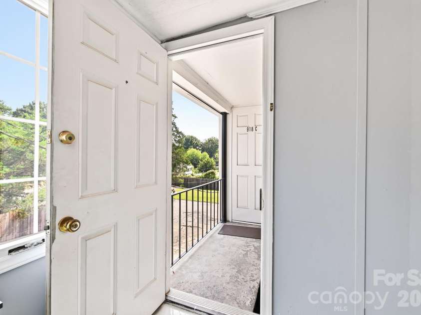 918 McAlway Road, Charlotte, NC 28211.  MLS# CAR4404496, YatesRealty ID 43126. 