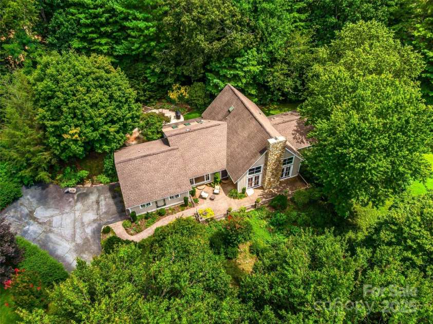 440 Rickel Drive, Hendersonville, NC 28739.  MLS# CAR4292557, YatesRealty ID 4313. 