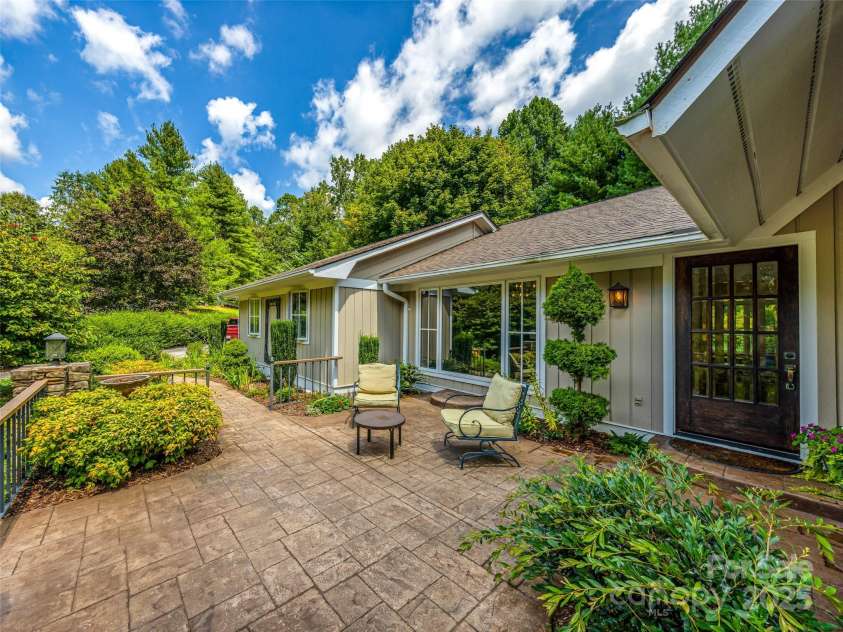 440 Rickel Drive, Hendersonville, NC 28739.  MLS# CAR4292557, YatesRealty ID 4313. 
