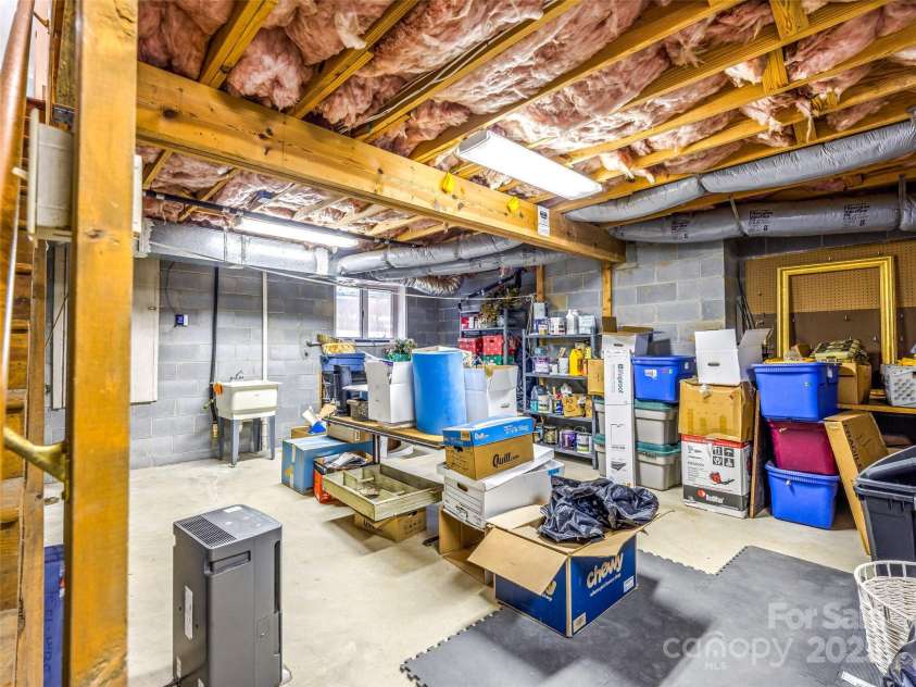 440 Rickel Drive, Hendersonville, NC 28739.  MLS# CAR4292557, YatesRealty ID 4313. 
