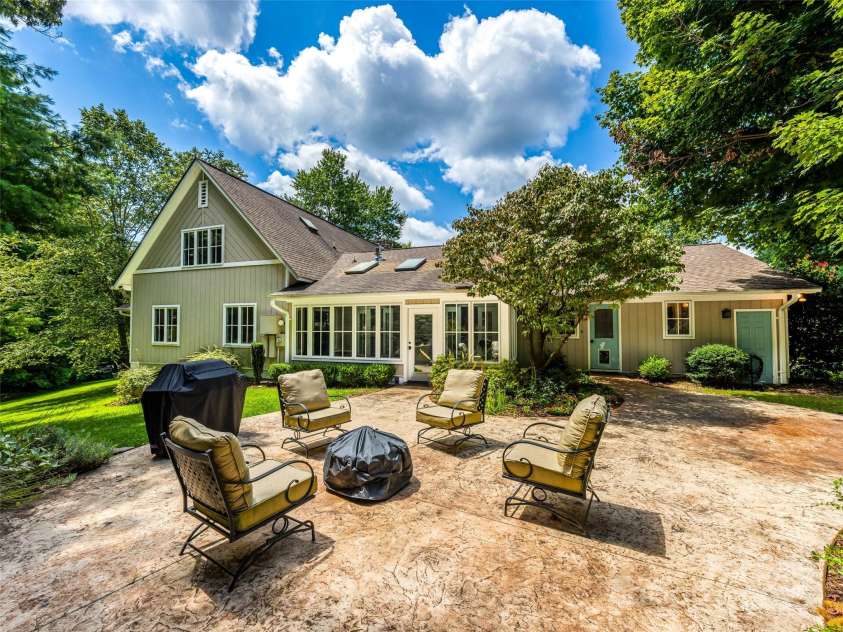 440 Rickel Drive, Hendersonville, NC 28739.  MLS# CAR4292557, YatesRealty ID 4313. 
