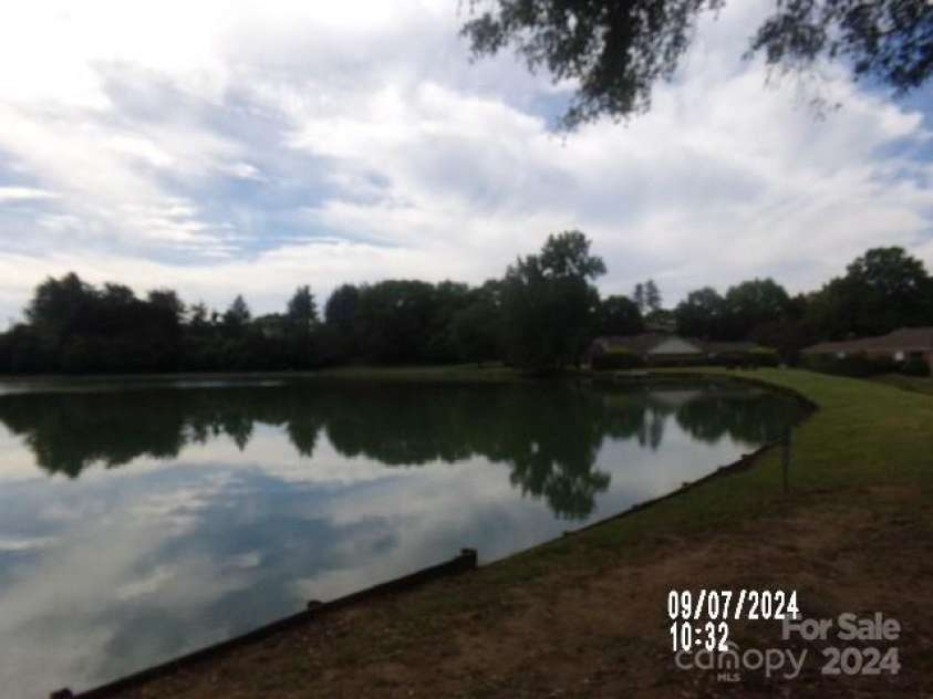 7118 Quail Meadow Lane, Charlotte, NC 28210.  MLS# CAR4178387, YatesRealty ID 4313. 