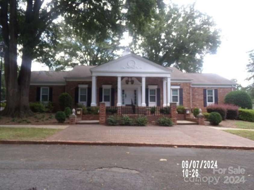 7118 Quail Meadow Lane, Charlotte, NC 28210.  MLS# CAR4178387, YatesRealty ID 4313. 