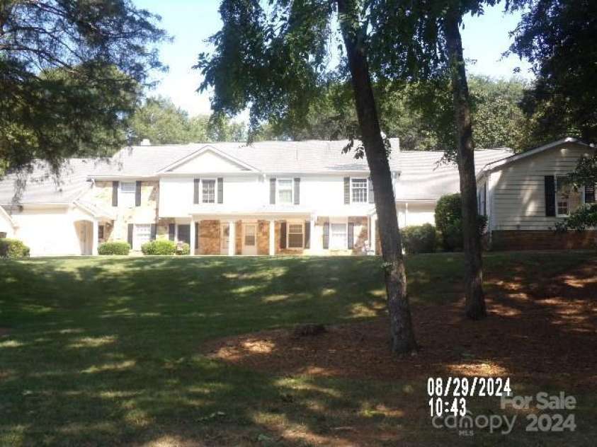 7118 Quail Meadow Lane, Charlotte, NC 28210.  MLS# CAR4178387, YatesRealty ID 4313. Front Elevation2