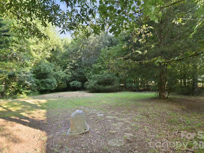 910 Little Brook Circle, York, SC 29745.  MLS# CAR4409495, YatesRealty ID 43130. Back yard