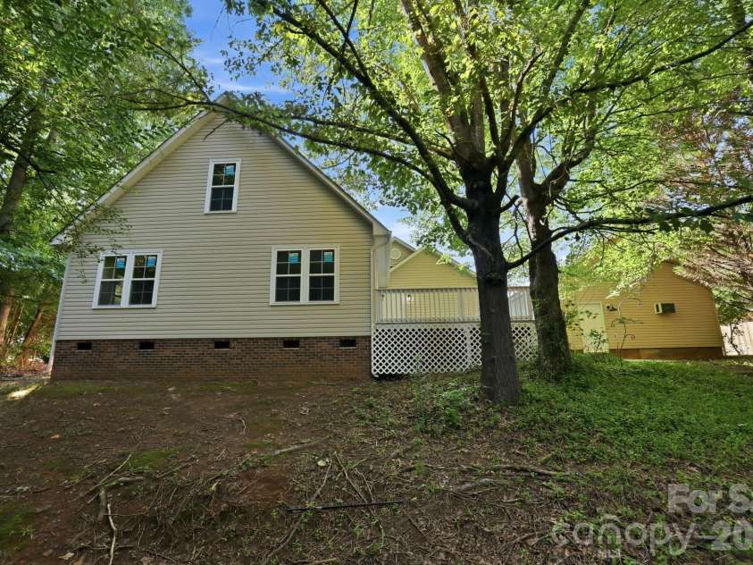 910 Little Brook Circle, York, SC 29745.  MLS# CAR4409495, YatesRealty ID 43130. Back yard
