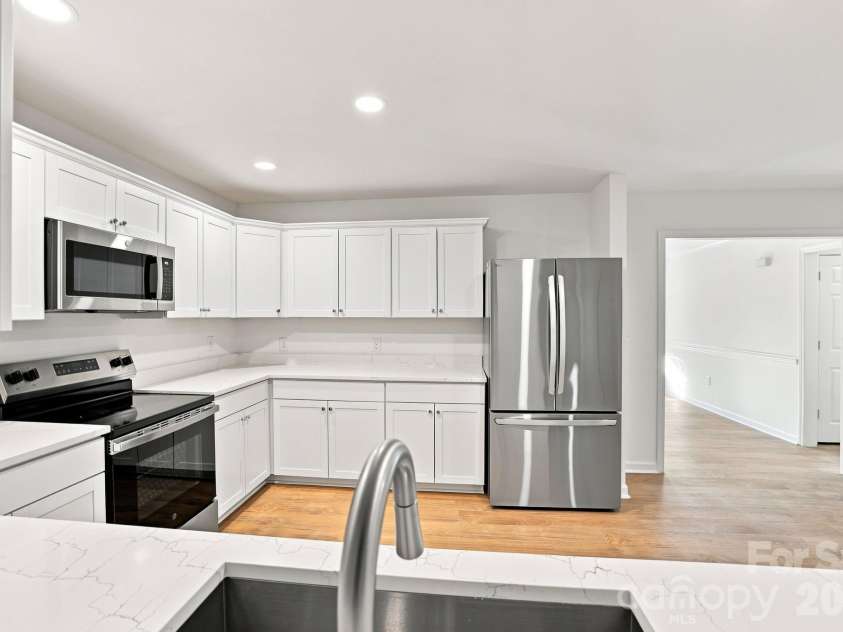 910 Little Brook Circle, York, SC 29745.  MLS# CAR4409495, YatesRealty ID 43130. Kitchen