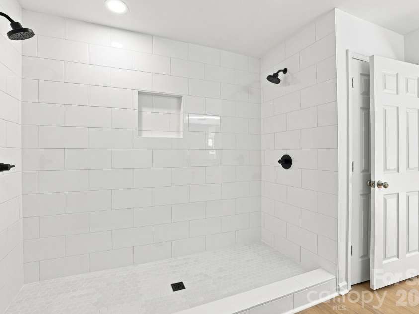 910 Little Brook Circle, York, SC 29745.  MLS# CAR4409495, YatesRealty ID 43130. Primary Bath