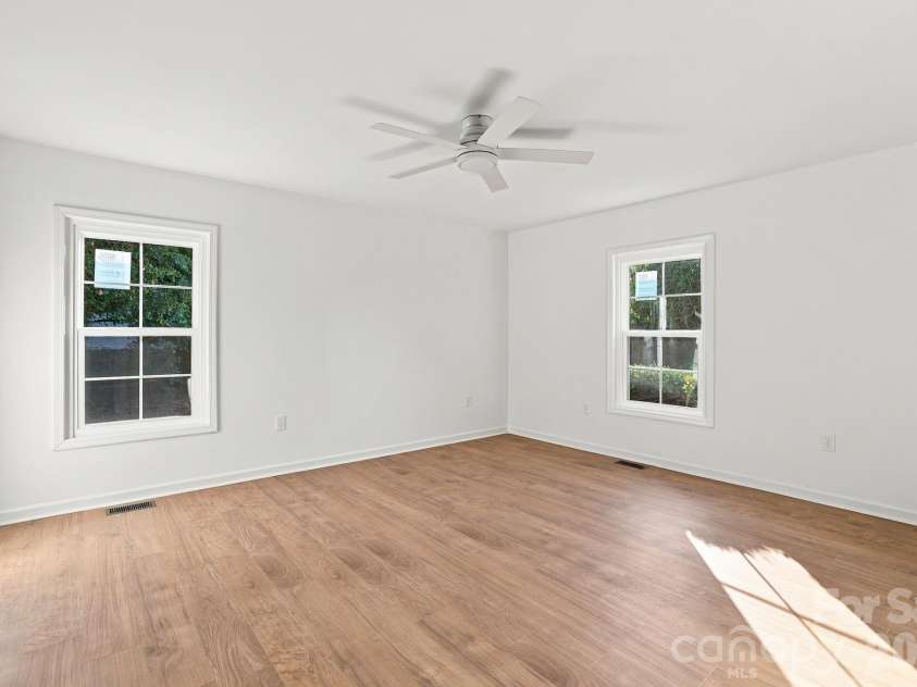 910 Little Brook Circle, York, SC 29745.  MLS# CAR4409495, YatesRealty ID 43130. Primary Bed