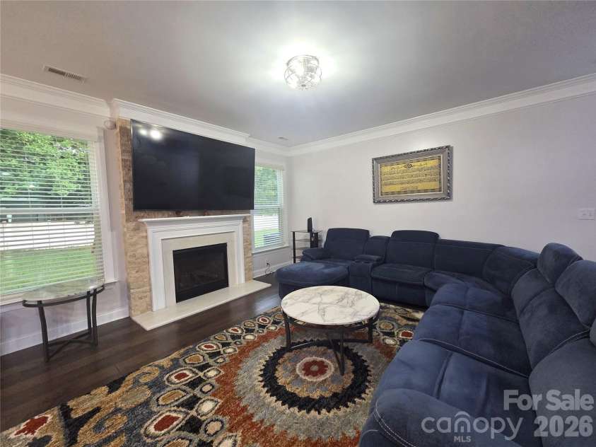 8207 Shady Pond Drive, Charlotte, NC 28227.  MLS# CAR4406795, YatesRealty ID 43131. 