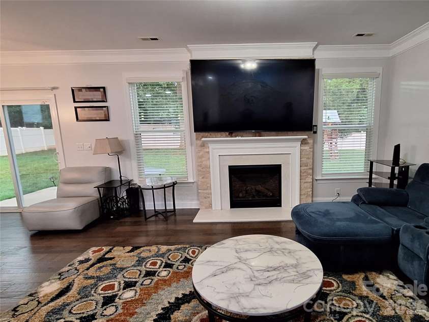 8207 Shady Pond Drive, Charlotte, NC 28227.  MLS# CAR4406795, YatesRealty ID 43131. 
