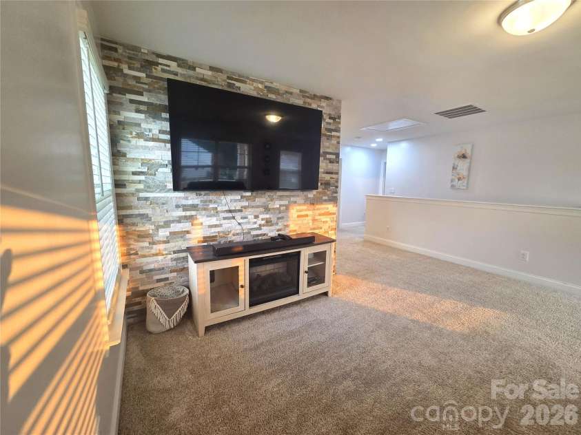 8207 Shady Pond Drive, Charlotte, NC 28227.  MLS# CAR4406795, YatesRealty ID 43131. 