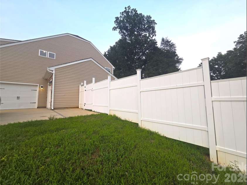 8207 Shady Pond Drive, Charlotte, NC 28227.  MLS# CAR4406795, YatesRealty ID 43131. 