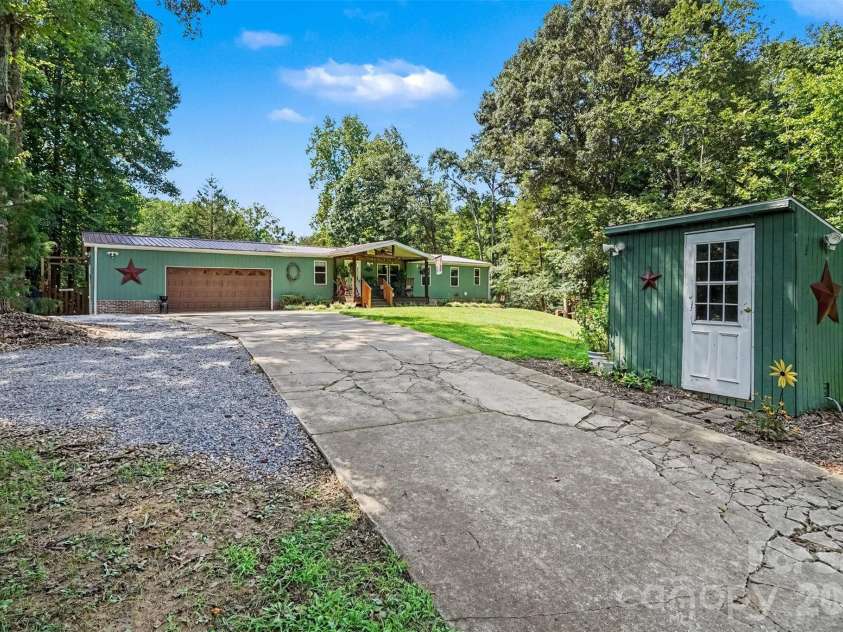 1206 Alberto Lane, Stanley, NC 28164.  MLS# CAR4411252, YatesRealty ID 43132. 