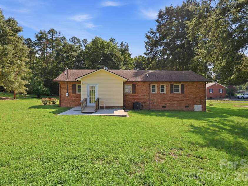 558 Snuggs Street, Albemarle, NC 28001.  MLS# CAR4410926, YatesRealty ID 43135. 